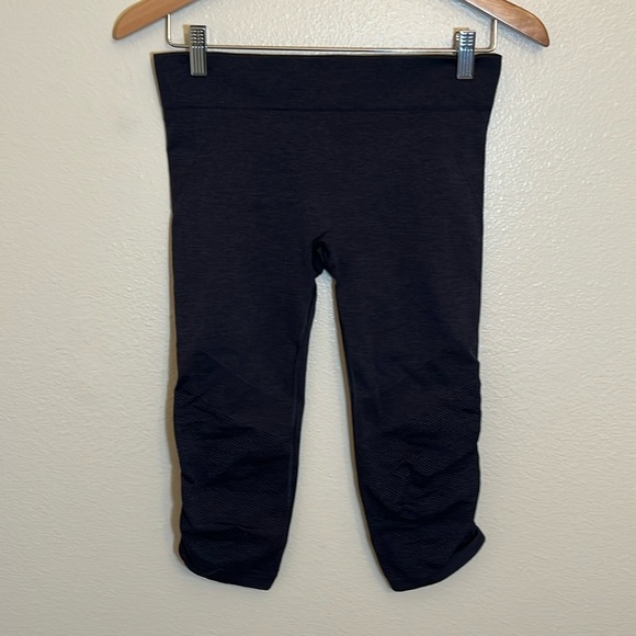 Ivivva Capri Athletic Leggings - Picture 1 of 12